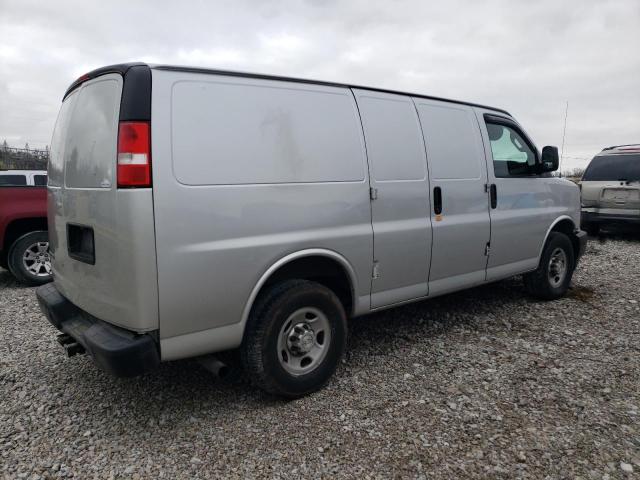 1GCWGAFF0H1116893 - 2017 CHEVROLET EXPRESS G2 SILVER photo 3