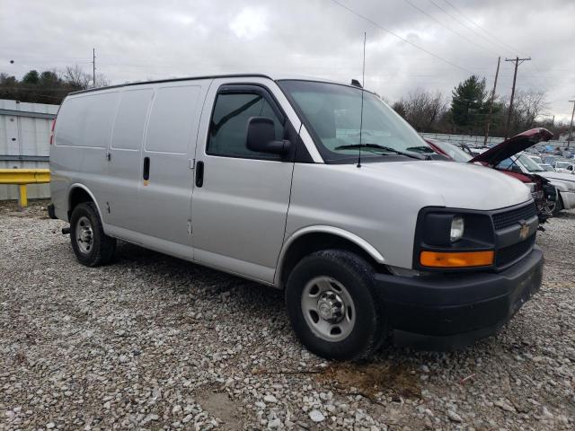 1GCWGAFF0H1116893 - 2017 CHEVROLET EXPRESS G2 SILVER photo 4