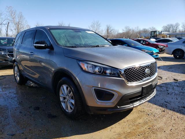 5XYPG4A32JG410983 - 2018 KIA SORENTO LX SILVER photo 4