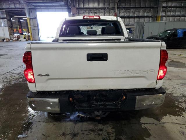 5TFDY5F1XHX659889 - 2017 TOYOTA TUNDRA CREWMAX SR5 WHITE photo 6