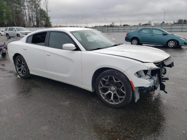 2C3CDXBG3FH848371 - 2015 DODGE CHARGER SE WHITE photo 4