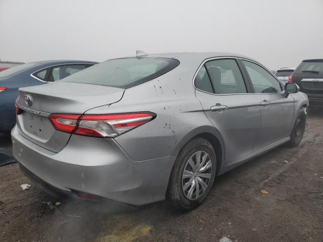 4T1B11HK6KU711288 - 2019 TOYOTA CAMRY L SILVER photo 3