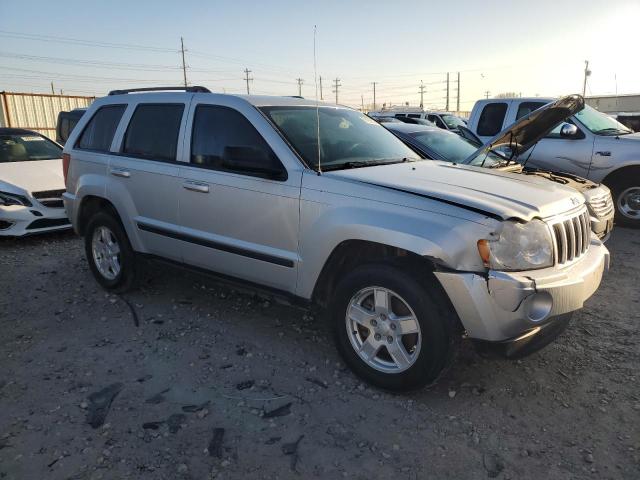 1J8GR48K87C596106 - 2007 JEEP GRAND CHER LAREDO SILVER photo 4