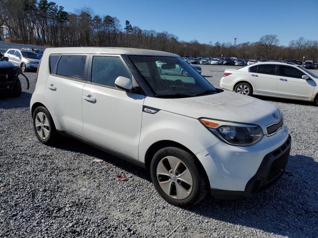 KNDJN2A29G7850065 - 2016 KIA SOUL WHITE photo 4