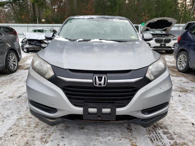 3CZRU6H32HM732646 - 2017 HONDA HR-V LX SILVER photo 5