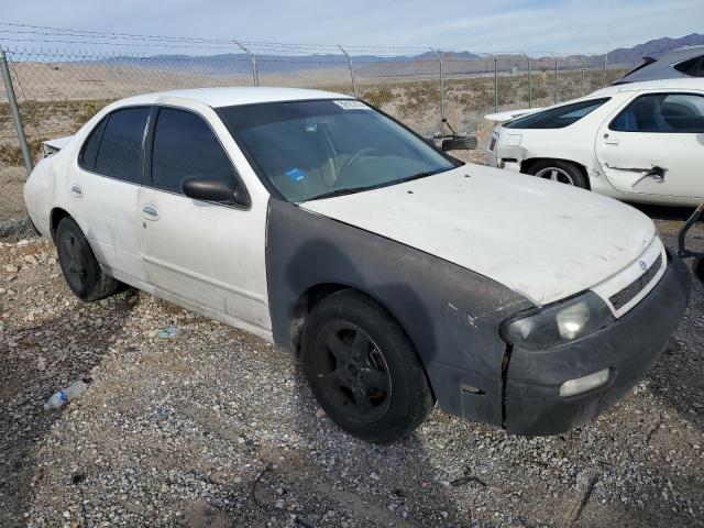 1N4BU31F7PC233048 - 1993 NISSAN ALTIMA XE WHITE photo 4