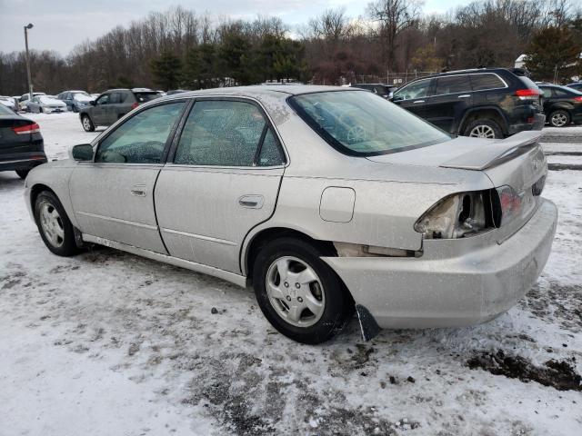 1HGCG5655WA254462 - 1998 HONDA ACCORD EX SILVER photo 2