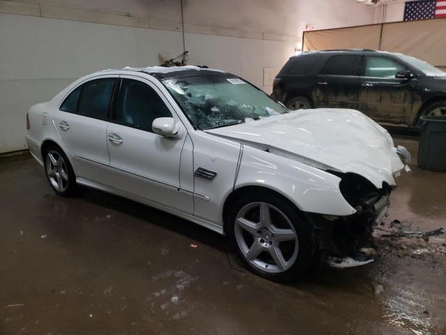 WDBUF87X48B318543 - 2008 MERCEDES-BENZ E 350 4MATIC WHITE photo 4