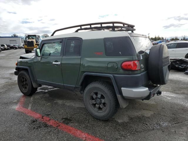 JTEZU4BF7BK010855 - 2011 TOYOTA FJ CRUISER GREEN photo 2