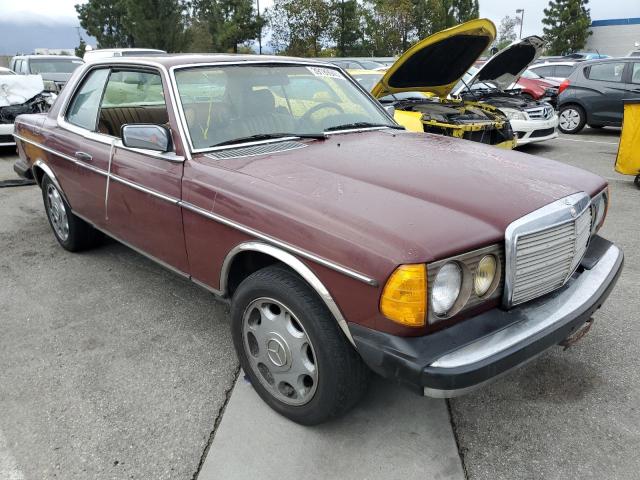 WDBAB53A9CB001395 - 1982 MERCEDES-BENZ 300 CDT BURGUNDY photo 4