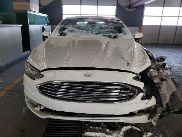 3FA6P0H76HR283285 - 2017 FORD FUSION SE WHITE photo 5