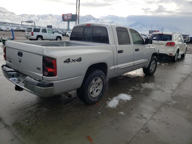 1D7HW58N95S195046 - 2005 DODGE DAKOTA QUAD LARAMIE SILVER photo 3