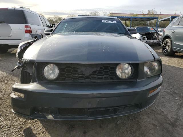 1ZVHT82H365205218 - 2006 FORD MUSTANG GT CHARCOAL photo 5