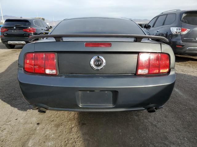 1ZVHT82H365205218 - 2006 FORD MUSTANG GT CHARCOAL photo 6