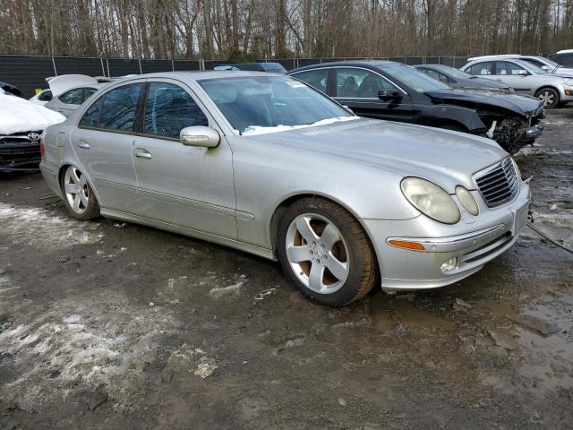 WDBUF65J64A434166 - 2004 MERCEDES-BENZ E 320 SILVER photo 4