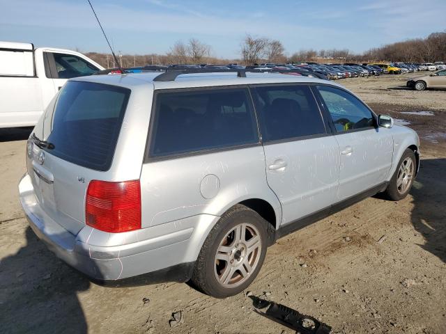 WVWVD23B0YE330285 - 2000 VOLKSWAGEN PASSAT GLX Gümüş foto 3