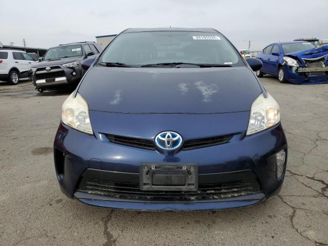 JTDKN3DU1F2000465 - 2015 TOYOTA PRIUS BLUE photo 5