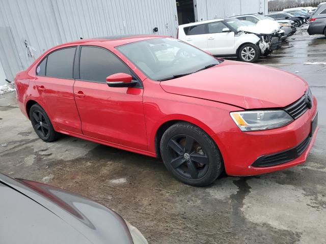 3VW3L7AJ2CM422483 - 2012 VOLKSWAGEN JETTA TDI RED photo 4