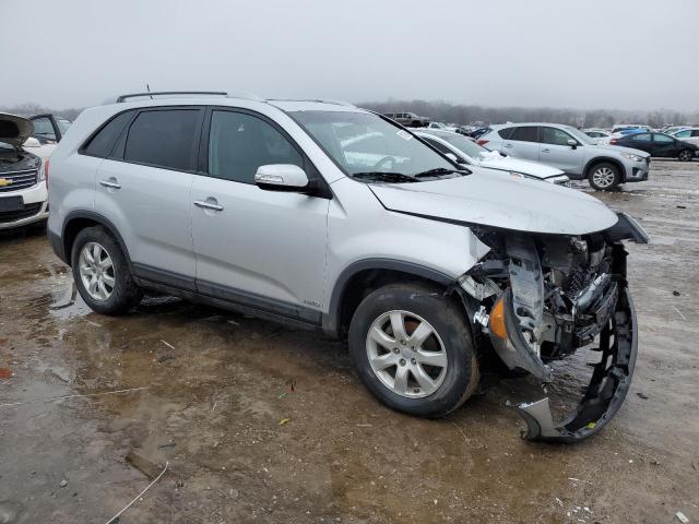 5XYKTCA65DG343066 - 2013 KIA SORENTO LX SILVER photo 4