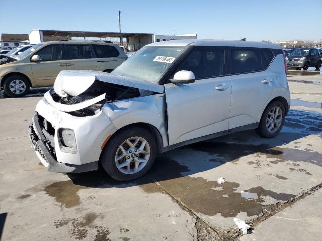 KNDJ23AU5L7716485 - 2020 KIA SOUL LX SILVER photo 1