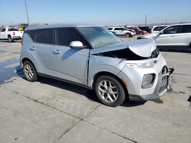 KNDJ23AU5L7716485 - 2020 KIA SOUL LX SILVER photo 4