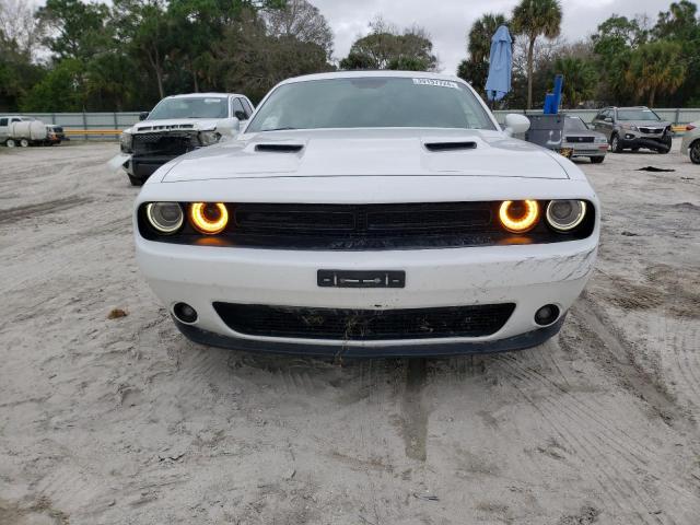 2C3CDZAG8KH719470 - 2019 DODGE CHALLENGER SXT WHITE photo 5