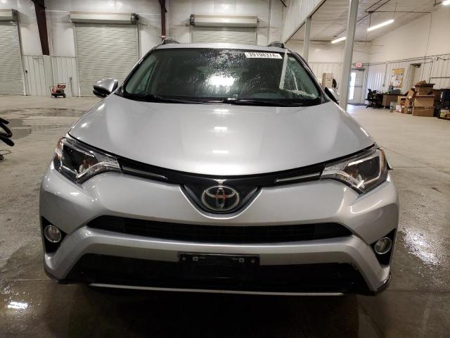 2T3RFREV2HW561838 - 2017 TOYOTA RAV4 XLE SILVER photo 5