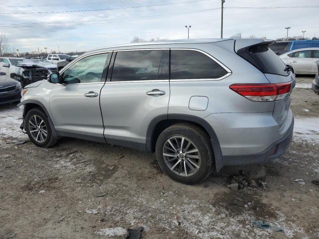 5TDJZRFH4KS577030 - 2019 TOYOTA HIGHLANDER SE SILVER photo 2