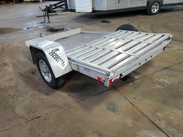 1YGUS0819JB164749 - 2018 ALUM TRAILER SILVER photo 3