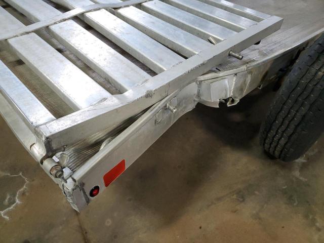 1YGUS0819JB164749 - 2018 ALUM TRAILER SILVER photo 9