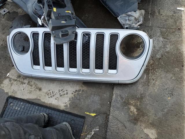 1C4HJXEG8JW124417 - 2018 JEEP WRANGLER U SAHARA GRAY photo 13