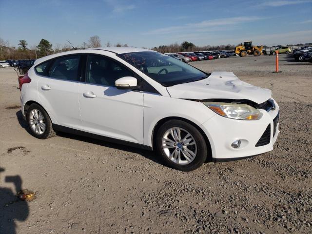 1FAHP3M29CL423759 - 2012 FORD FOCUS SEL WHITE photo 4