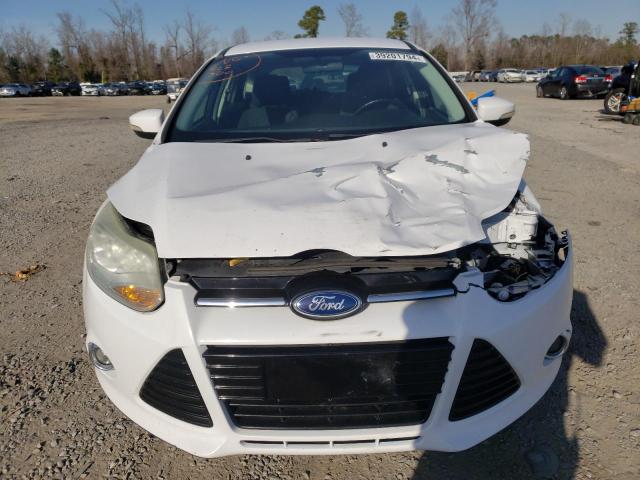 1FAHP3M29CL423759 - 2012 FORD FOCUS SEL WHITE photo 5