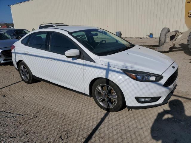 1FADP3F27JL204212 - 2018 FORD FOCUS SE WHITE photo 4