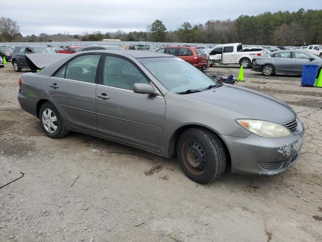4T1BE32K45U622218 - 2005 TOYOTA CAMRY LE SILVER photo 4
