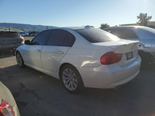 WBAPH5G52BNM79532 - 2011 BMW 328 I SULEV WHITE photo 2