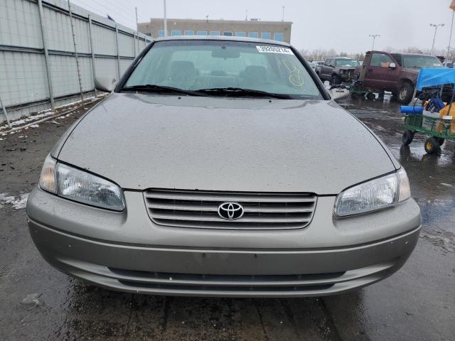 JT2BG22K8W0223922 - 1998 TOYOTA CAMRY CE TAN photo 5