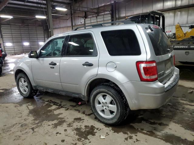 1FMCU0D74CKA28154 - 2012 FORD ESCAPE XLT SILVER photo 2