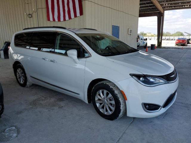 2C4RC1BG5HR591068 - 2017 CHRYSLER PACIFICA TOURING L WHITE photo 4