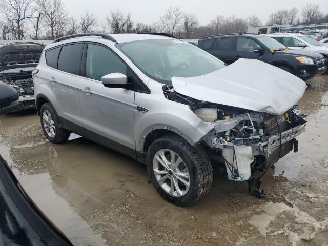 1FMCU9GD0JUD57358 - 2018 FORD ESCAPE SE SILVER photo 4