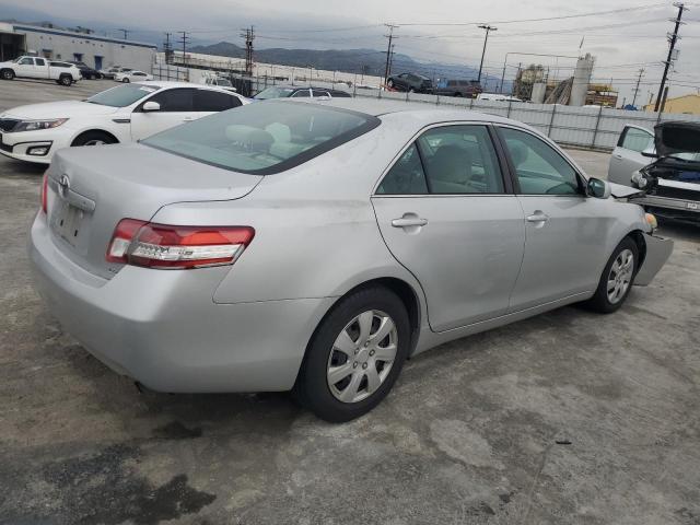 4T4BF3EK3AR086256 - 2010 TOYOTA CAMRY BASE SILVER photo 3