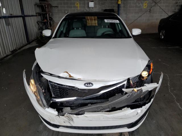 KNAGN4A79B5185476 - 2011 KIA OPTIMA EX WHITE photo 5