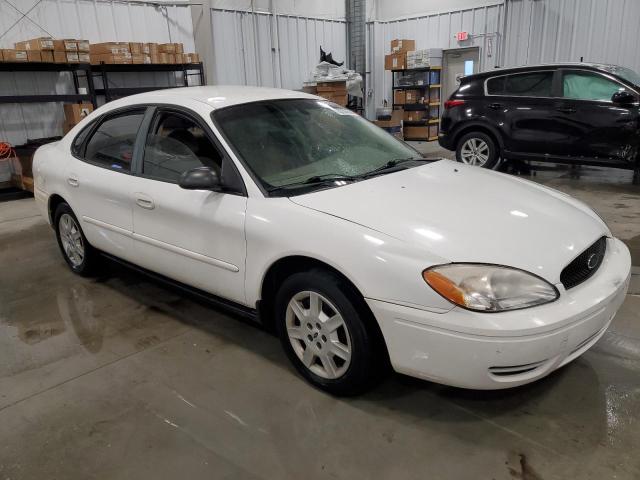 1FAFP53296A137107 - 2006 FORD TAURUS SE WHITE photo 4