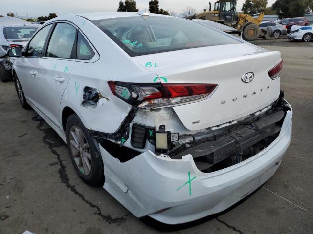 5NPE24AF6KH744668 - 2019 HYUNDAI SONATA SE WHITE photo 2