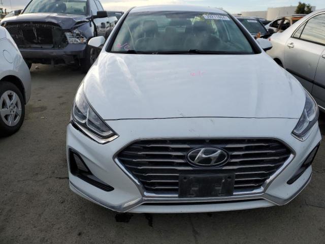 5NPE24AF6KH744668 - 2019 HYUNDAI SONATA SE WHITE photo 5