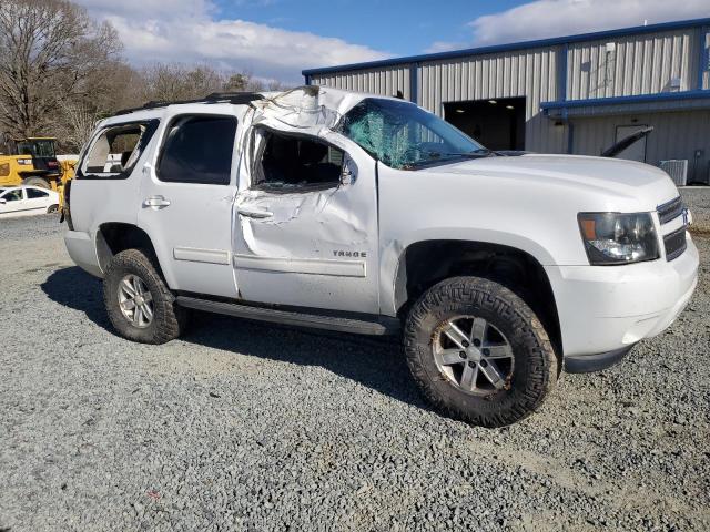 1GNSKAE00BR337887 - 2011 CHEVROLET TAHOE K1500 LS WHITE photo 4