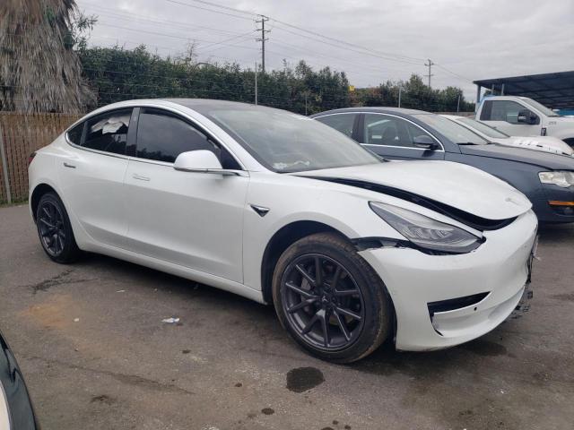 5YJ3E1EA6LF706157 - 2020 TESLA MODEL 3 WHITE photo 4