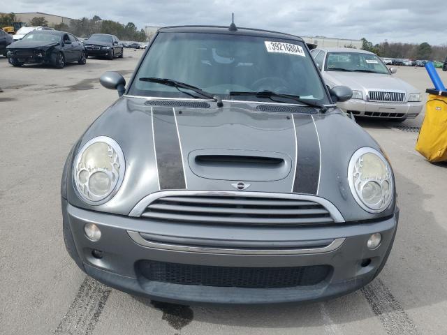 WMWRH33565TF83611 - 2005 MINI COOPER S GRAY photo 5