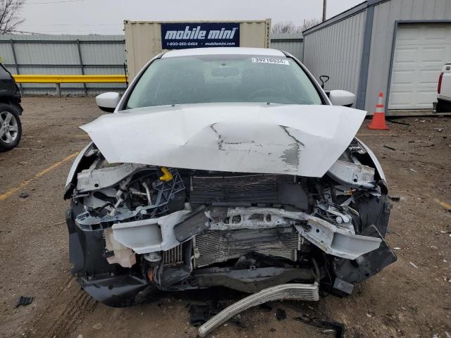 1FADP3FE9JL322045 - 2018 FORD FOCUS SE WHITE photo 5