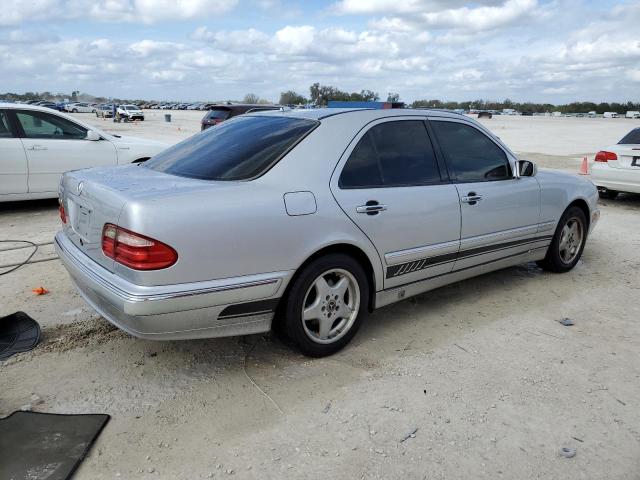 WDBJF65J2YB089608 - 2000 MERCEDES-BENZ E 320 GRAY photo 3